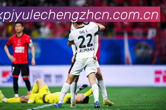 图拉姆全队团结一心为球衣付出全部努力奋斗精神彰显数据研判:最新赛事动态与深度分析 图拉姆全队团结一心为球衣付出全部努力奋斗精神彰显数据研判:最新赛事动态与深度分析